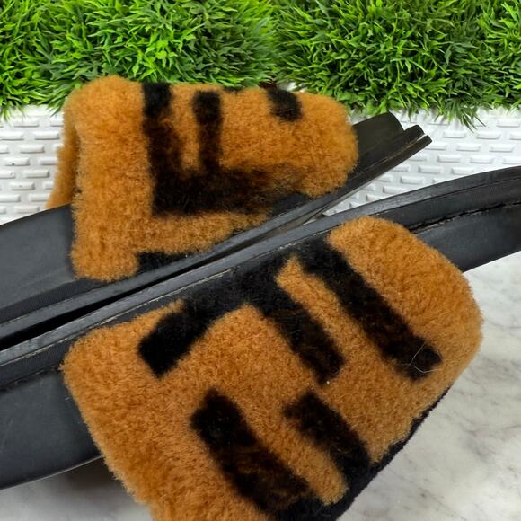 Fendi Zucca FF Logo Sherling Slides - Picture 4 of 6